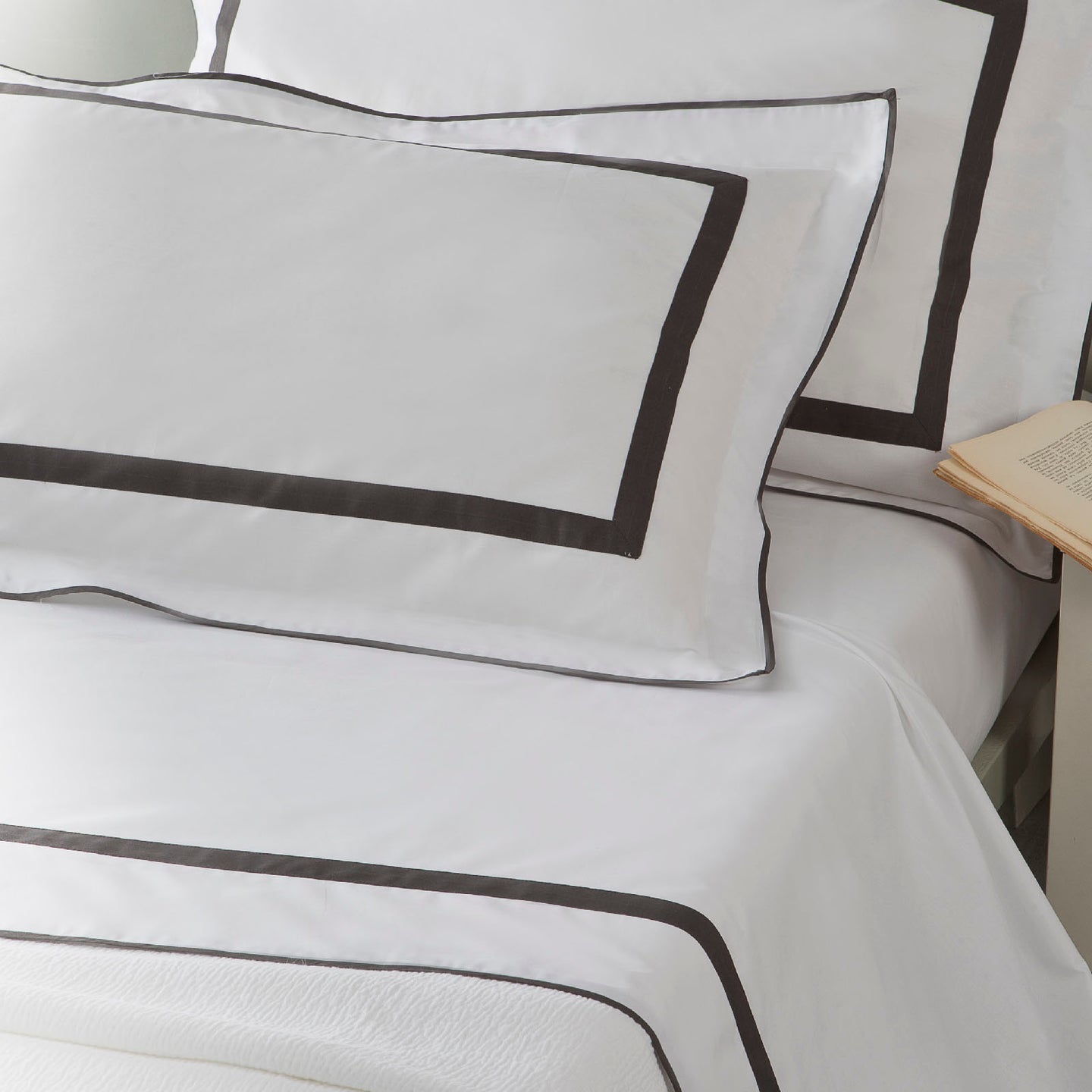 Completo Lenzuola Mirabello Brera Ritz Tinta Unita in Percalle