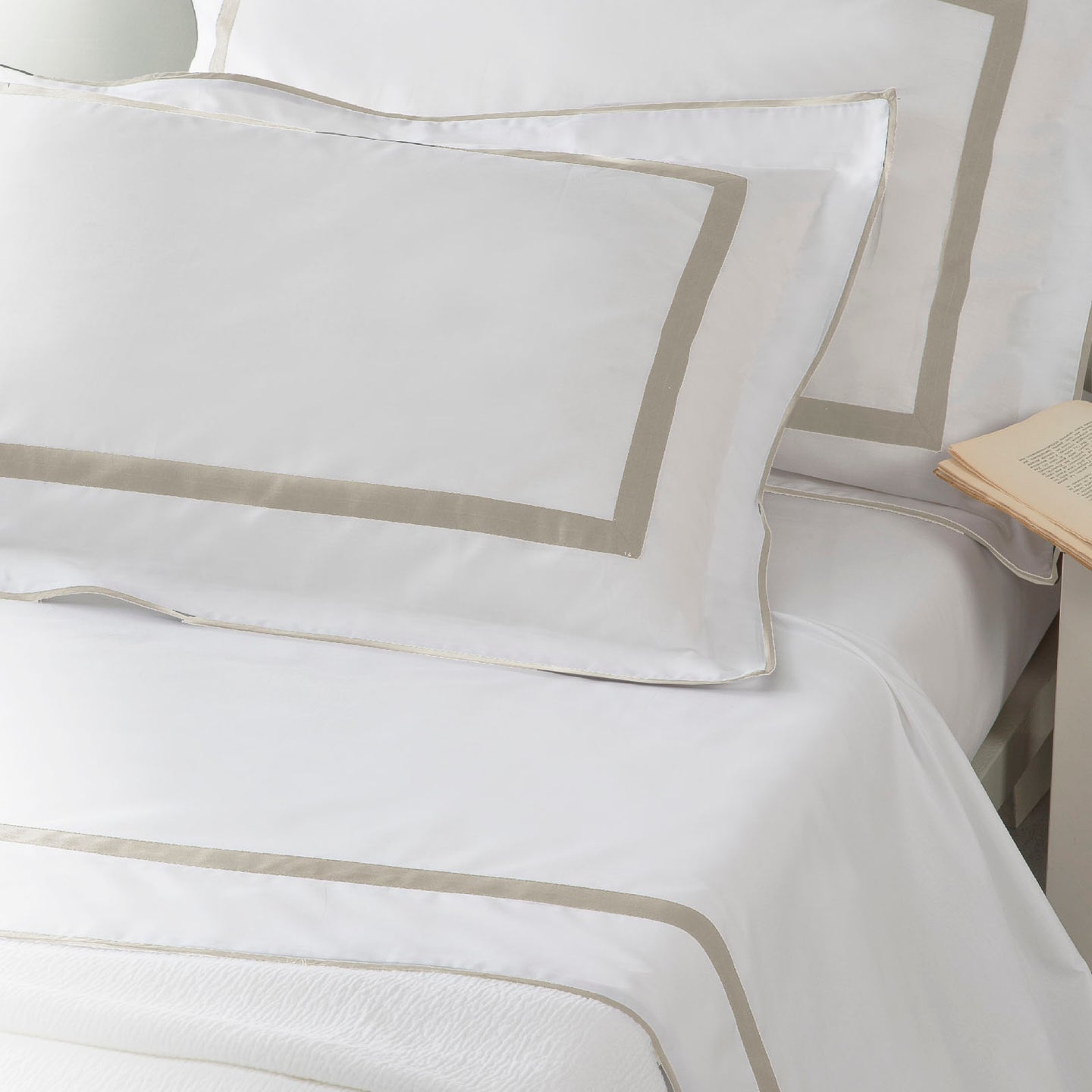 Completo Lenzuola Mirabello Brera Ritz Tinta Unita in Percalle