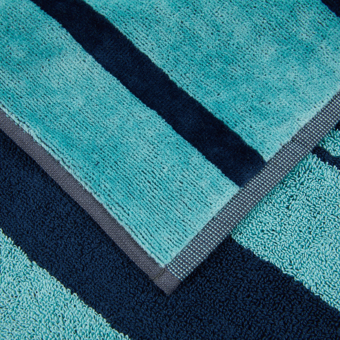 Telo mare Trussardi Logo line Moderno in Spugna