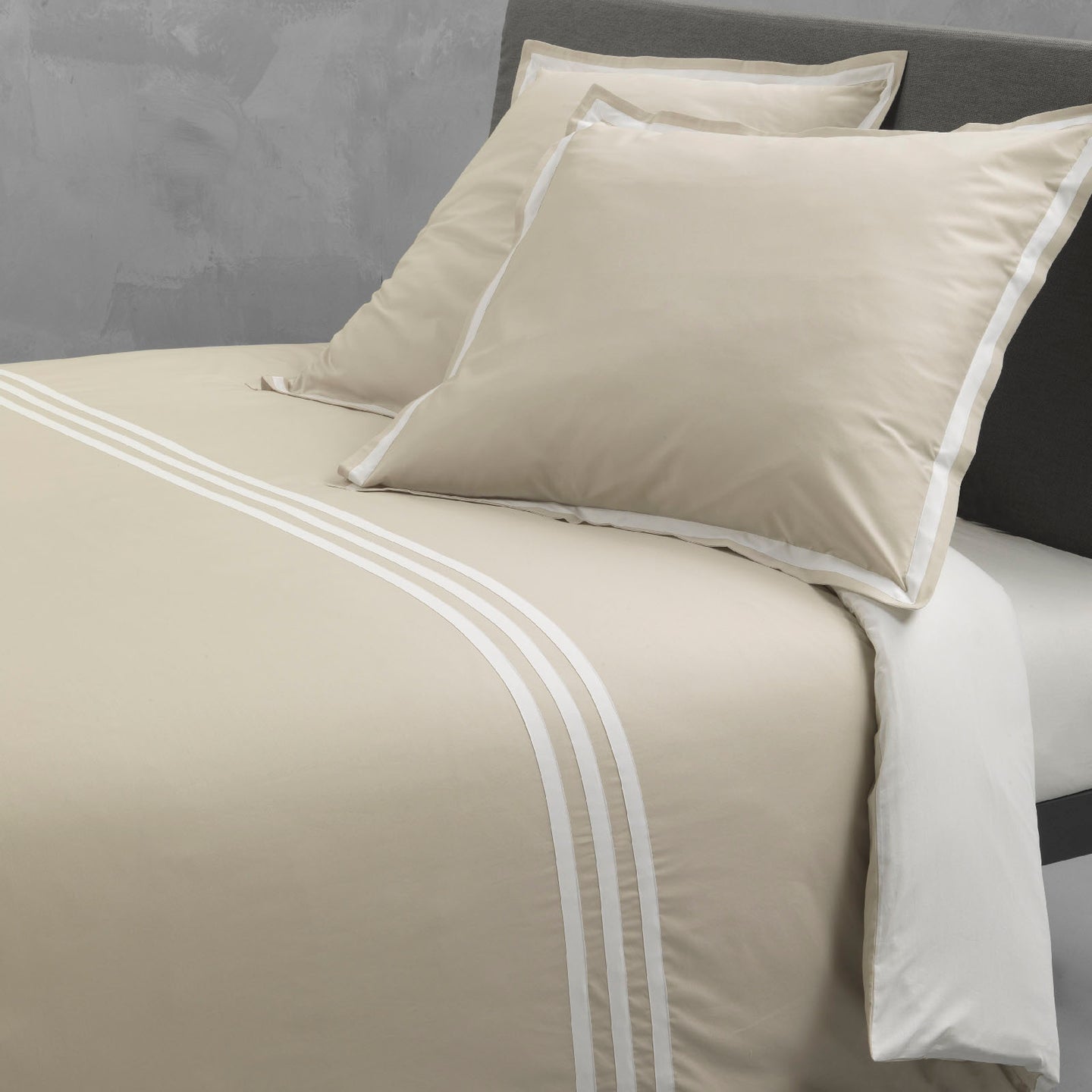 Completo Copripiumino Mirabello Hilton Tinta Unita in Percalle